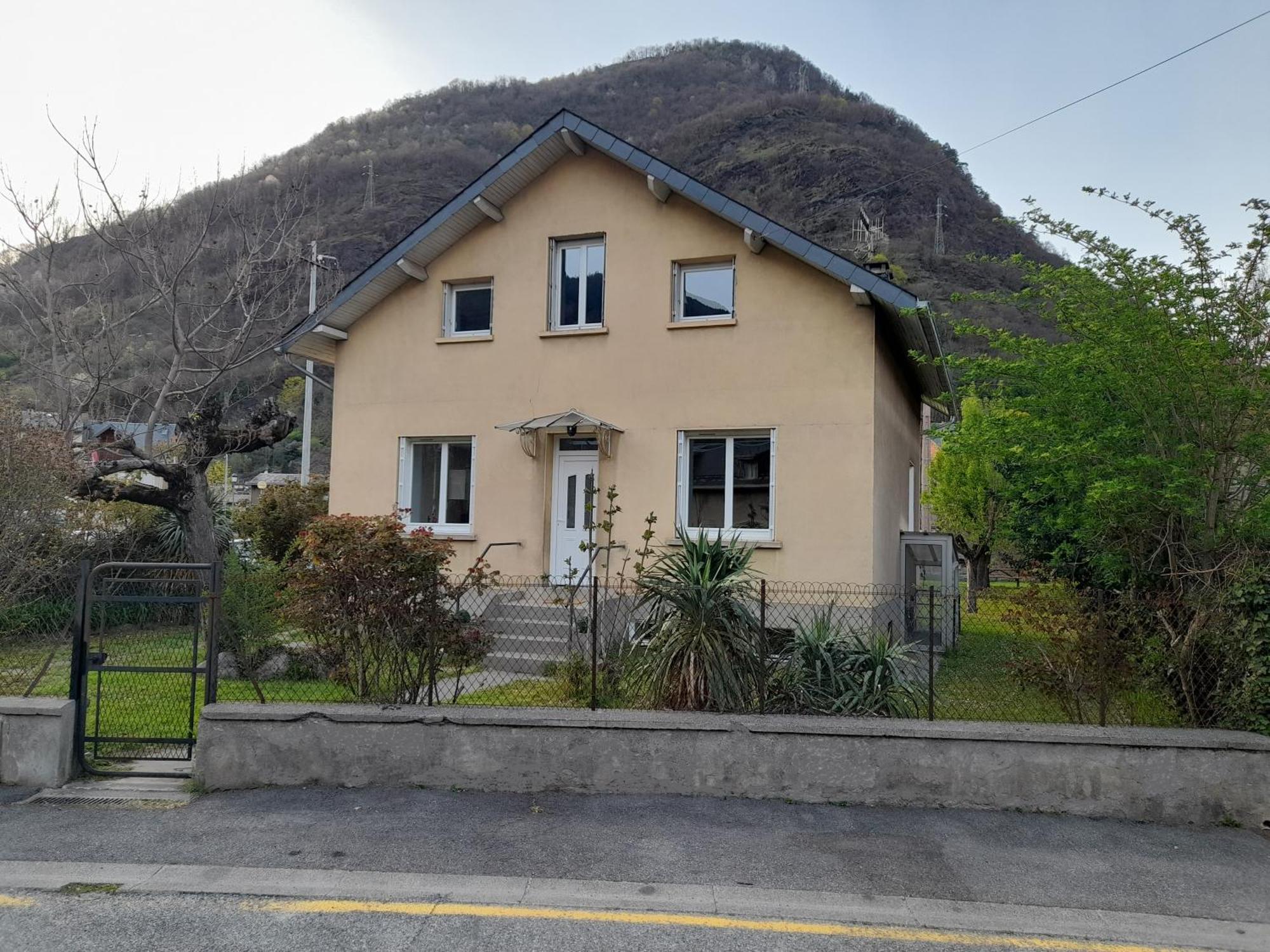 T3 Neuf 65M2 5 Personnes Avec Jardin Au Calme, Menage Inclus, Local Velo Lägenhet Bagnères-de-Luchon Exteriör bild