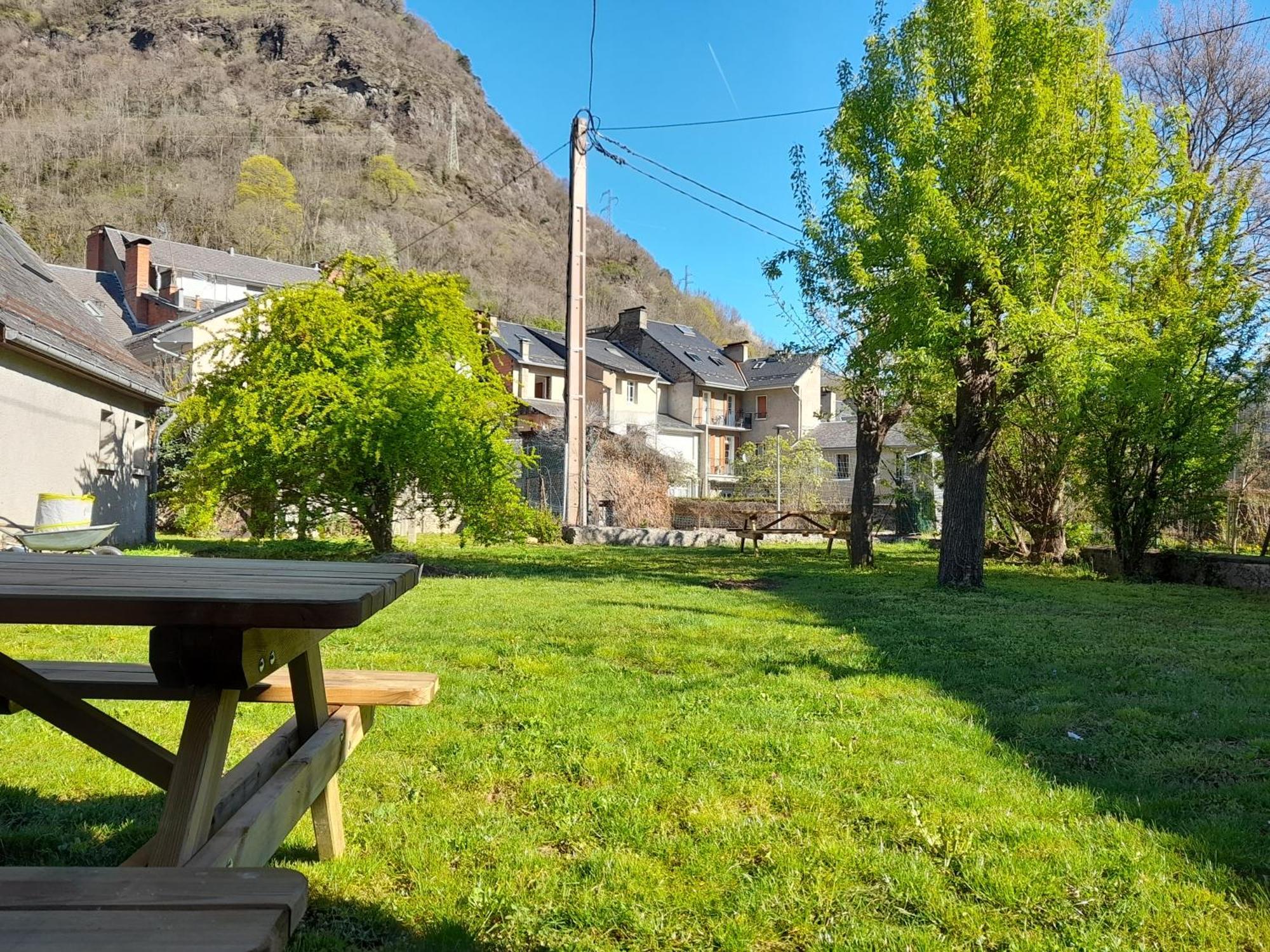 T3 Neuf 65M2 5 Personnes Avec Jardin Au Calme, Menage Inclus, Local Velo Lägenhet Bagnères-de-Luchon Exteriör bild